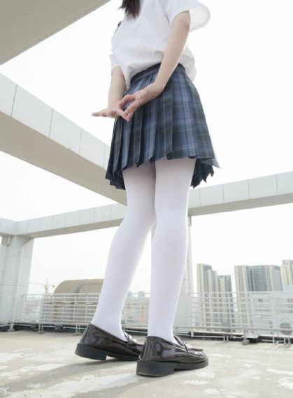 日本街头揉捏胸6分钟视频_720迅雷电影在线